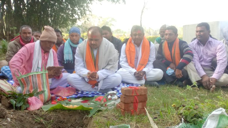 माधवनारायण नपाका मेयर यादवद्वारा एकै दिन दुई वटा समुदायिक भवन शिलान्यास
