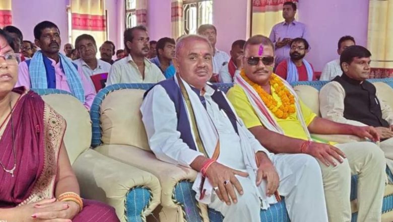 रौतहटका नवनिर्वाचित नगरप्रमुखहरुले लिए सपथ