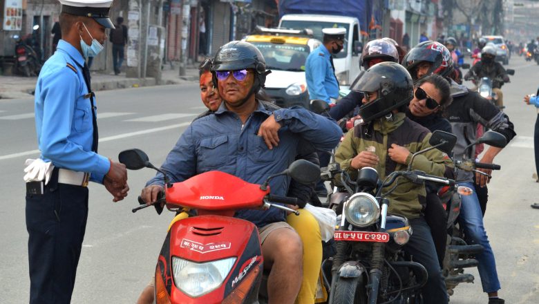 एकैदिन साढे २ हजार सवारी चालकमाथि कारवाही