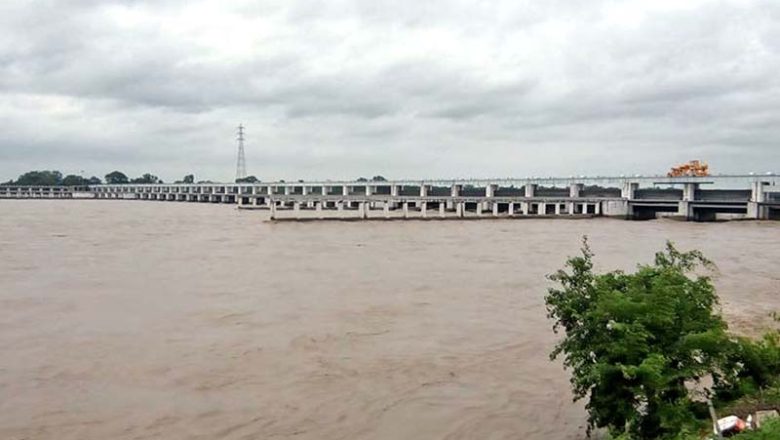नारायणी नदीमा पानीको बहाव बढ्दै, सतर्कता अपनाउन आग्रह