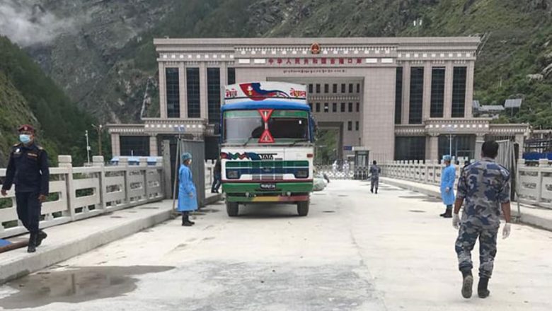 वर्षा कारण तातोपानी नाका अवरुद्ध