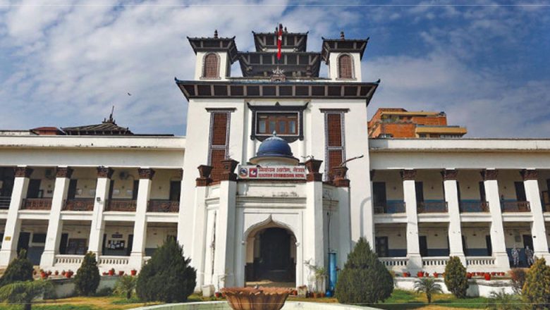 कर्मचारी सुरुवा नगर्न निर्वाचन आयाेगकाे निर्देशन