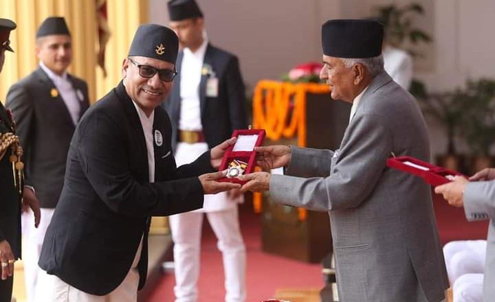 राैतहटका वरिष्ठ पत्रकार शिवपुरी प्रबल जनसेवा श्रीबाट बिभूषित