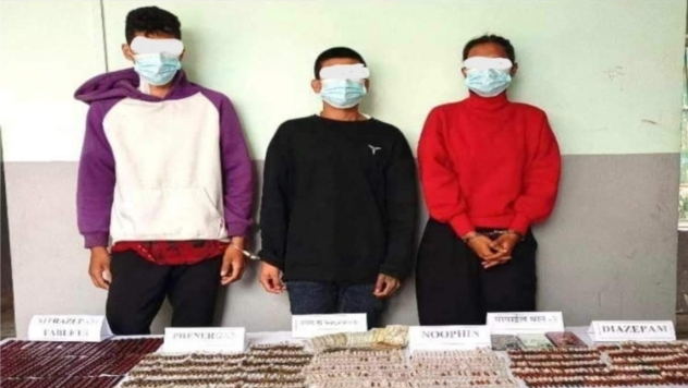 ठुलाे मात्रामा लागुऔषधसहित ३ जना नियन्त्रणमा