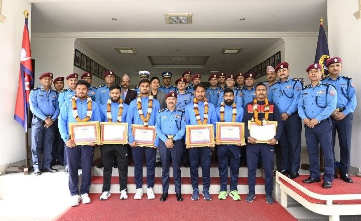 नेपाल प्रहरीका क्रिकेट खेलाडीहरु सम्मानित