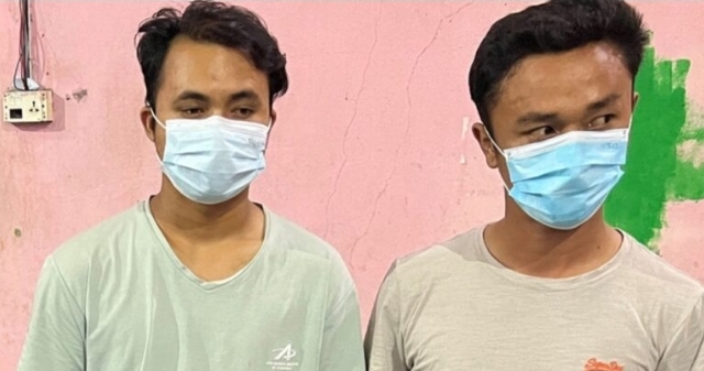 धरानकाे एक ग्यारेजबाट पेस्तोल सहित दुई जना पक्राउ