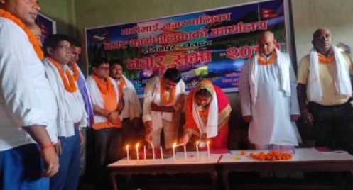 गढीमाई नगरपालिकाकाे नवाैं नगरसभा सम्पन्न