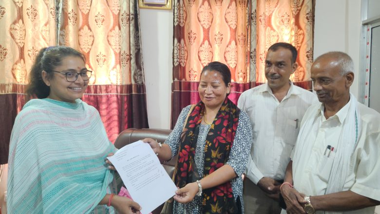 १० औं नगरसभाको विभिन्न कागजात मागं ३ संसदीय दलका नेताले बुझाए कार्यालय प्रमुखलाई ज्ञापन पत्र