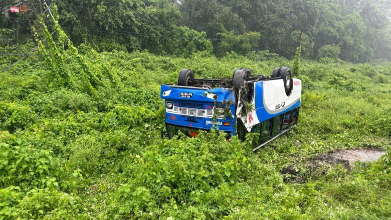 बारामा यात्रुबाहक बस दुर्घटना हुँदा १४ जना घाईते,एक जनाको अवस्था गम्भीर 